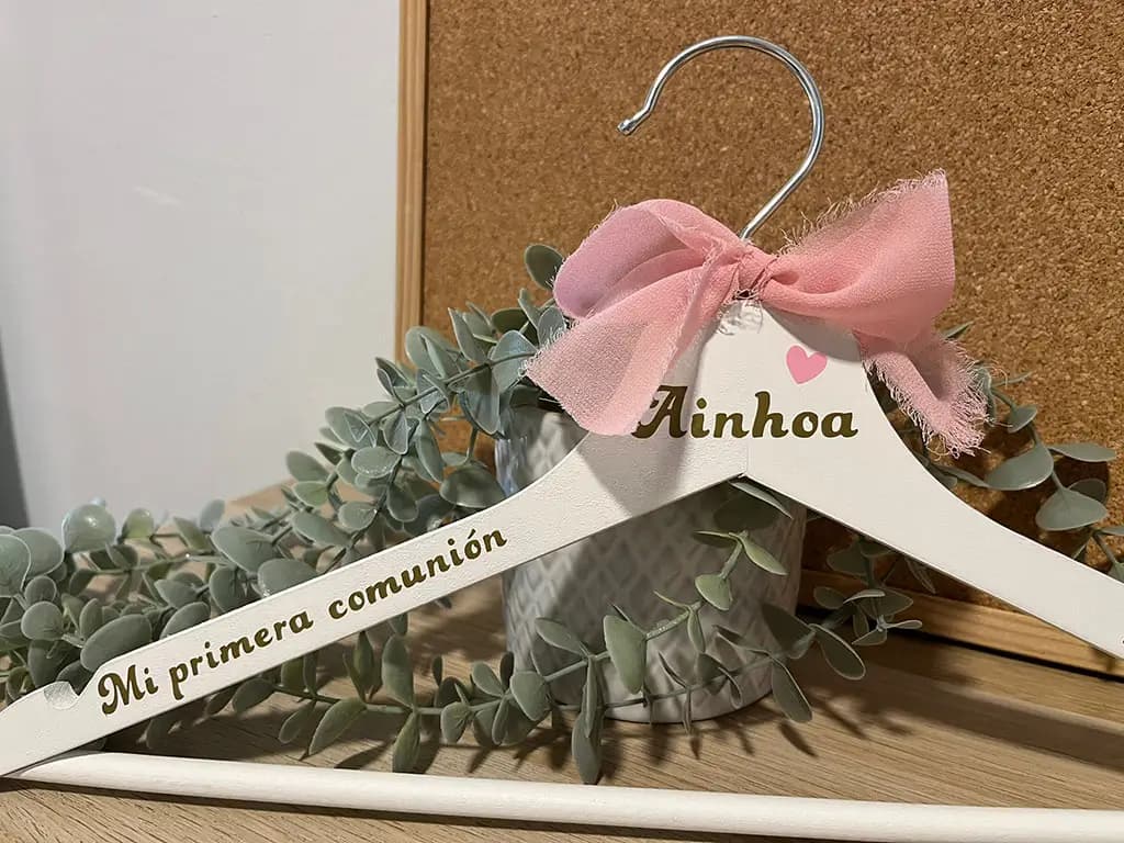 perchas personalizadas para boda sevilla conhdehelena